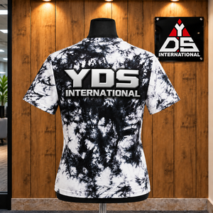 เสื้อยืดผู้หญิงลายมัดย้อม คอกลม ทรงลำลอง แขนสั้น ดีไซน์เว้าหลัง ลายกราฟิก แขนเสื้อทรงสวย เสื้อผ้าสไตล์ไลฟ์สไตล์ แฟชั่น - Product Image 3