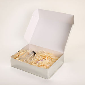 Custom Elegant Design Eco-Friendly Biodegradable Folding Soft Shipping <b>Box</b> with <b>White</b> Paper for Candle Logo Sticker Ribbon - Product Image 3
