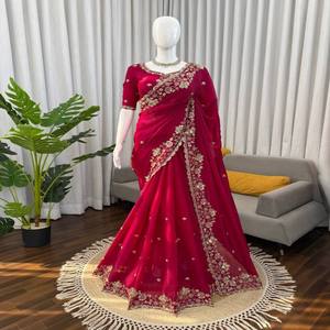 VASTRA COTTAGE Elegante Sari de Seda con Cuentas y Bordado de Lentejuelas, Blusa de Seda a Juego con Bordado de Cuentas y Lentejuelas - Product Image 2