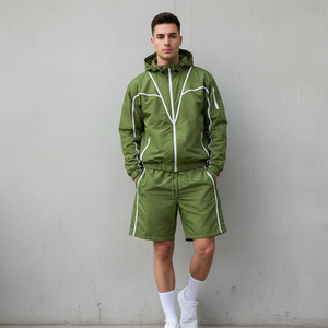 Ensemble survêtement homme streetwear léger avec coupe-vent à rayures réfléchissantes 3M et short à capuche 2 pièces, coupe-vent zippé personnalisé - Product Image 2