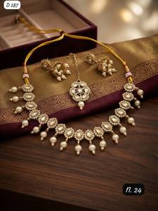 Parure de bijoux de luxe en perles et argent avec boucles d'oreilles et Maang Tikka pour mariée, mariage et fête, pour femme, ensemble d'exportation OEM - Product Image 2