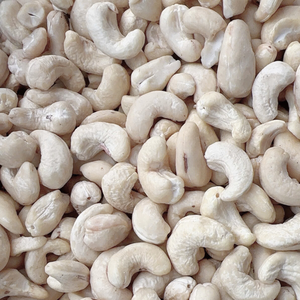 Offre Spéciale Noix de cajou W180 W320 Prix international des noix de cajou Santigo Cashew Vietnam Emballage sous marque privée disponible - Product Image 1