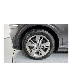 Genesis GV70 2024 2.5T Gasolina 2WD Automático con Cámara Trasera 23,580 km Asientos de Cuero Volante a la Izquierda - Product Image 5