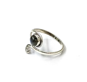 Elegant <b>Labradorite</b> Round Gemstone <b>Ring</b> in 925 Silver For Unisex Luxury Everyday Wear Jewelry - Product Image 2