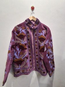 Chaqueta de Terciopelo Bordada a Mano para Mujer 2026, Abrigo Floral Botánico, Prenda Exterior Artesanal, Chaqueta Vintage - Product Image 1