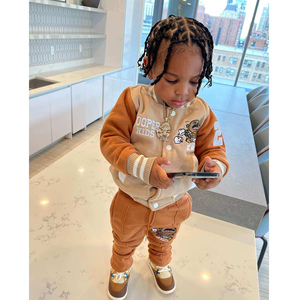 Chaqueta Varsity para Niños en Todos los Colores y Tallas, Conjunto Deportivo Unisex de Dos Piezas, Chaqueta Varsity y Pantalones Deportivos para Niños Pequeños - Product Image 1
