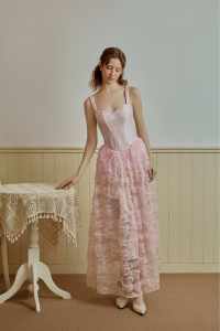 Robes décontractées maxi sans manches à col carré de haute qualité du Vietnam, robe nuisette en jacquard floral 3D Hellen, article KD46 - Product Image 3