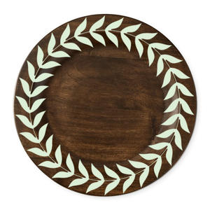 Plato Redondo Moderno de Madera de Mango con Incrustaciones de Latón Diseño Chevron - Plato Decorativo de Lujo Hecho a Mano para Bodas - Product Image 6
