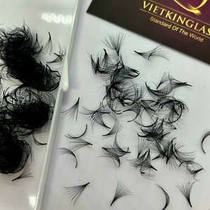 Extensions de cils synthétiques préfabriquées de haute qualité en gros, volume 10D/14D/16D/20D, naturelles, longues, super noires, base fine mate - Product Image 5