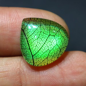 Piedra de Ópalo Fuego Monarca Verde Doblete, Hecha a Mano, para Joyería y Creación de Joyas - Product Image 4