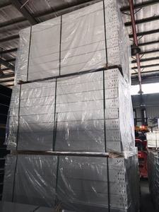 Bandeja Portacables Sólida del Fabricante: Galvanizada en Caliente, Aluminio, Acero Inoxidable 304 - 200x100 con Recubrimiento en Polvo Resistente al Fuego - Product Image 5