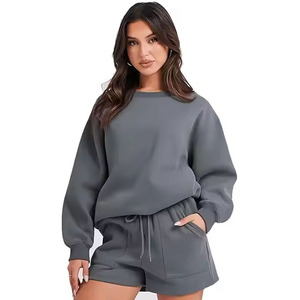 Ensemble 2 pièces pour femmes, sweat-shirt et short gris surdimensionnés, coupe décontractée, col rond, couleur unie, tenue en coton tricoté - Product Image 3
