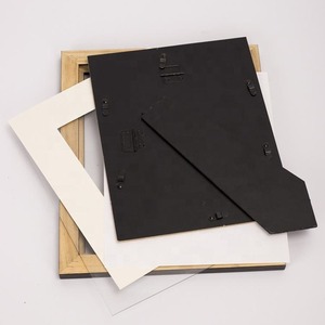 Elegante Marco de Fotos de Madera con Acabado Rústico para Decoración de Pared de Dormitorio y Exhibición de Recuerdos Familiares con Estilo - Product Image 5