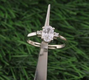 Bague de fiançailles et de mariage minimaliste en argent sterling 925 de luxe avec sertissage clos et zircone cubique (CZ) pour femme, bijou raffiné, cadeau - Product Image 4