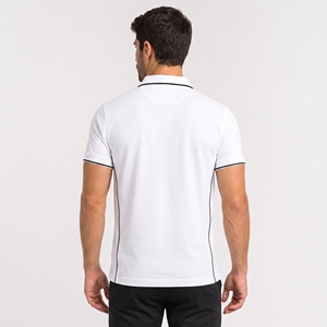 Polo transpirable para hombre que ofrece una comodidad suave, un diseño clásico y un rendimiento duradero para el armario de uso diario. - Product Image 5