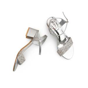 Sandalias de Tacón Fantasía Plateadas Modelo FN6028 - Product Image 1