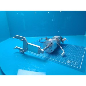 Cylindre pneumatique compact SMC CDQ2A32-15DC, utilisé comme pièce détachée pour équipement semi-conducteur d'occasion - Product Image 2