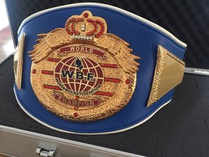 Ceintures de championnat de boxe, trophées, médailles et récompenses : le symbole ultime de la victoire et de l'excellence. - Product Image 5