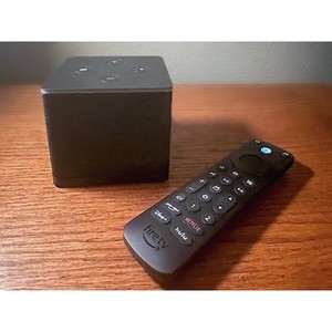 เครื่องเล่นสื่อสตรีมมิ่งแบบแฮนด์ฟรี Amazon Fire TV Cube (รุ่นที่ 3) พร้อม Alexa, ความละเอียด 4K Ultra HD - Product Image 3