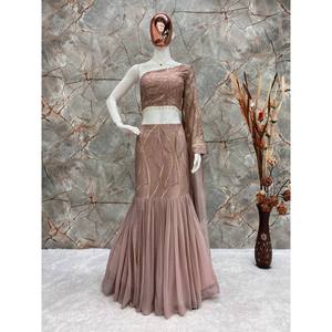 Lehenga Choli de style élégant pour les occasions de fête, fabriqué en polyester - Product Image 1