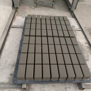 Machine à fabriquer des briques en béton économique et efficace ; flexible et facile à entretenir ; contrôle PLC avec écran tactile. - Product Image 5