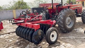 รถแทรกเตอร์มัสซีย์ รุ่น Millat MF 375-4WD 75 แรงม้า พร้อมประสิทธิภาพการทำงานสูงและความปลอดภัยสูง สำหรับโรงเรือนเกษตร - Product Image 6