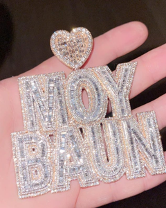 Colgante de letra inicial en forma de corazón de plata 925 con moissanita VVS, dos tonos, pasa la prueba del diamante - Product Image 1