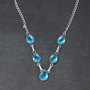 Collier artisanal en argent 925 réglable avec topaze bleue de laboratoire et perle de culture d'eau douce en forme de poire, argent sterling 10x14mm, cadeau de mariage - Product Image 2