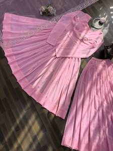 ชุดราตรีสีชมพูผ้าจอร์เจียสังเคราะห์ดีไซน์พิเศษพร้อมชุดปาร์ตี้ - Product Image 6