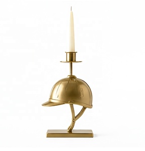 Porte-bougie élégant en métal noir d'inspiration équestre, avec un centre de table en forme de casque d'équitation et des accents dorés raffinés - Product Image 3