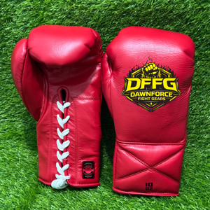 Gants de boxe en cuir de vachette rouge Dawnforce Fight Gears 10oz, respirants, à lacets, avec sangle de poignet réglable, équipement d'entraînement pour adultes - Product Image 1