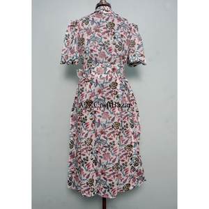 Robe midi en coton pour femme, imprimé floral, col en V, manches courtes, style bohème, pour mariages, tenue décontractée, soirée, ou comme cache-maillot de bain, avec laçage - Product Image 6