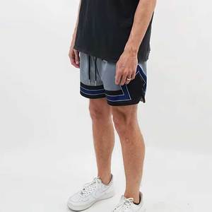 Pantalones Cortos Deportivos de Baloncesto Resistentes, de Alta Calidad, Casuales, 100% Poliéster, Diseño Sólido con Estampado por Transferencia, de Secado Rápido para Hombre - Product Image 3