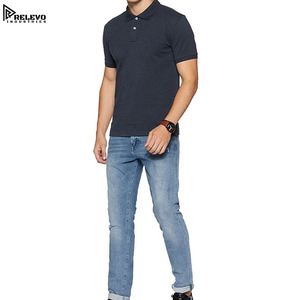 เสื้อเชิ้ตแขนสั้นผู้ชายพรีเมียม ผ้าแคนวาสคอตตอน 100% ทรงลำลอง สีพื้น ไม่ยับ เป็นมิตรกับสิ่งแวดล้อม แห้งเร็ว ระบายอากาศดี มีโลโก้ด้านหน้า - Product Image 3