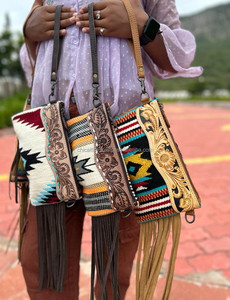 กระเป๋าสะพายข้างหนัง Aztec กระเป๋าหลากสีแนววินเทจ - Product Image 4