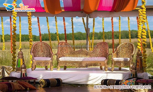 Loveseat de asiento bajo tradicional para novia, sofá dorado de estilo de hoja para boda, escenario de Cachemira, asiento de amor de escenario de boda - Product Image 4