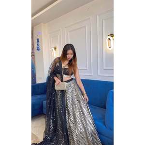 Robe de soirée de créateur Sequin & Zari Work Lehenga Choli pour les fêtes - Product Image 3