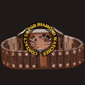 Montre-bracelet Hip Hop à quartz entièrement sertie de diamants Moissanite noirs et blancs, avec cadran en verre squelette au design élégant et boîtier carré, la plus vendue - Product Image 4