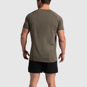 T-shirt homme en polyester et élasthanne, coupe classique, manches raglan, logo personnalisé de haute qualité. - Product Image 4