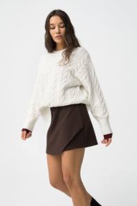 เสื้อสเวตเตอร์ไหมพรมโอเวอร์ไซส์พรีเมียมสำหรับผู้หญิง ฤดูหนาว รับผลิตแบบ OEM สั่งซื้อจำนวนมาก ผู้ผลิตเสื้อสเวตเตอร์จากโรงงานโดยตรง - Product Image 6