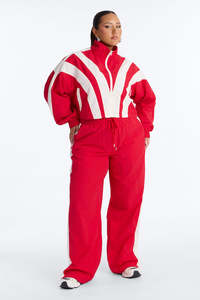 Pantalon de survêtement unisexe léger en tissu coupe-vent avec empiècements contrastants rouges, style streetwear, fournisseur en gros, pantalon pour homme - Product Image 5