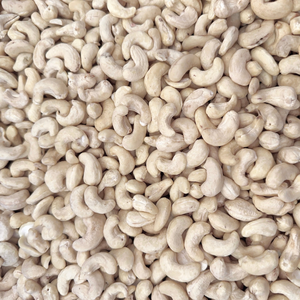 Wholesale Raw <b>Kernels</b> Cashew <b>Nuts</b> Bulk Ww320 Ww240 Cashew <b>Nut</b> <b>Kernels</b> Santigo Cashew Vietnam Cheap Price, OEM ODM Packaging - Product Image 1