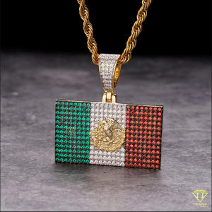Colgante personalizado con la bandera de México en plata de ley 925 con incrustaciones de diamantes de moissanita de primera calidad - Product Image 5