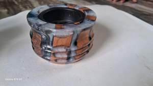 Brûleur d'encens en résine de bois aromatique indien - Artisanat écologique en bois de manguier fait main, porte-encens d'Inde en vente - Product Image 6