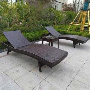 Chaise longue d'extérieur moderne en rotin tressé à la main avec coussins et table d'appoint pour hôtel, complexe hôtelier, bord de piscine, plage - Product Image 5