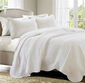 Juego de Ropa de Cama de Poliéster Lavable de Alta Calidad, Edredón Suave, Cálido y Acogedor para Todas las Temporadas, Diseño Moderno Personalizado OEM - Product Image 1