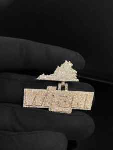 Pendentif de luxe personnalisé pour homme, style hip-hop, en alliage plaqué or rose, serti de diamants, motif bijou royal dynastique, idéal pour cadeau et soirée - Product Image 3