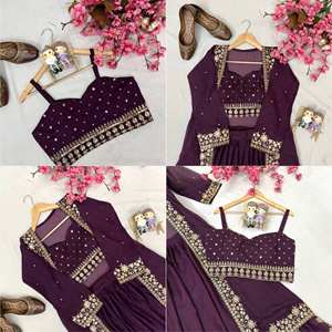 Elegante Conjunto de Lehenga Indo-Occidental Color Vino con Bordado, Combinación Perfecta de Tradición y Estilo que Realza la Belleza del Armario - Product Image 2