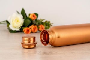 Bouteille d'eau en cuivre pour la présentation des boissons dans les restaurants, pour le service de table, les cafés et l'hôtellerie - Product Image 6