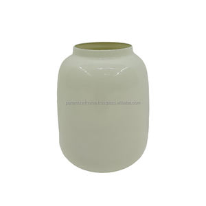 Jarrón Decorativo de Latón con Acabado Dorado para Mesa, Diseño Personalizado, para Flores de Boda o Suculentas - Product Image 4